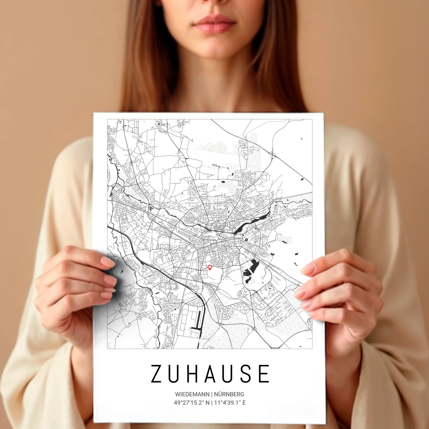 Frau mit Poster