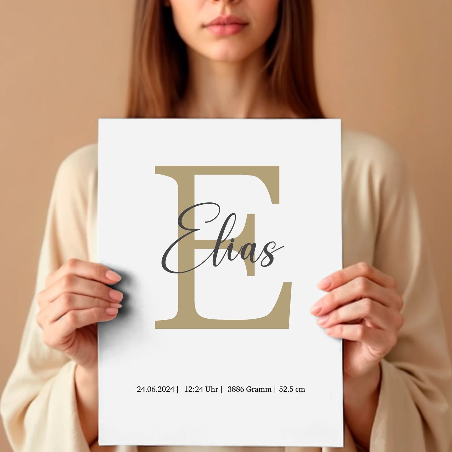 Frau mit Poster