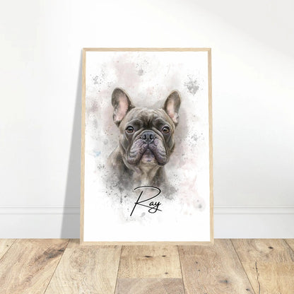 Aquarell-Tierportrait einer englischen Bulldogge im Wasserfarben-Stil auf Fine-Art Papier im holzfarbenen Bilderrahmen 40x60 cm. Vor vorne an einer Wand lehnend.