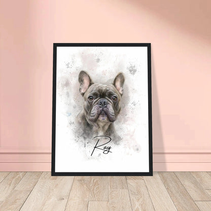Aquarell-Tierportrait einer englischen Bulldogge im Wasserfarben-Stil auf Fine-Art Papier im schwarzen Bilderrahmen 30x40 cm. Vor vorne an einer rosa Wand lehnend.