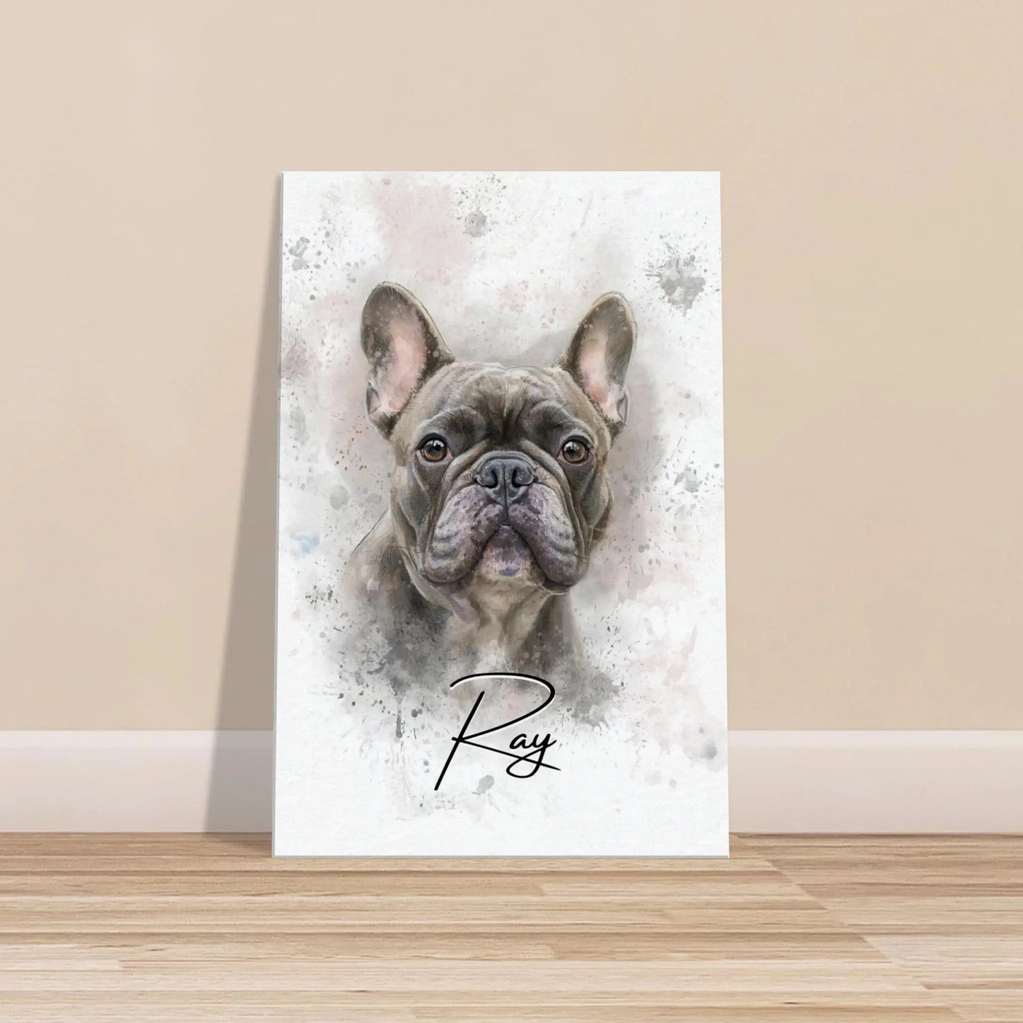Aquarell-Tierportrait einer englischen Bulldogge im Wasserfarben-Stil auf Leinwand 60x90 cm. Vor vorne an einer Wand lehnend.