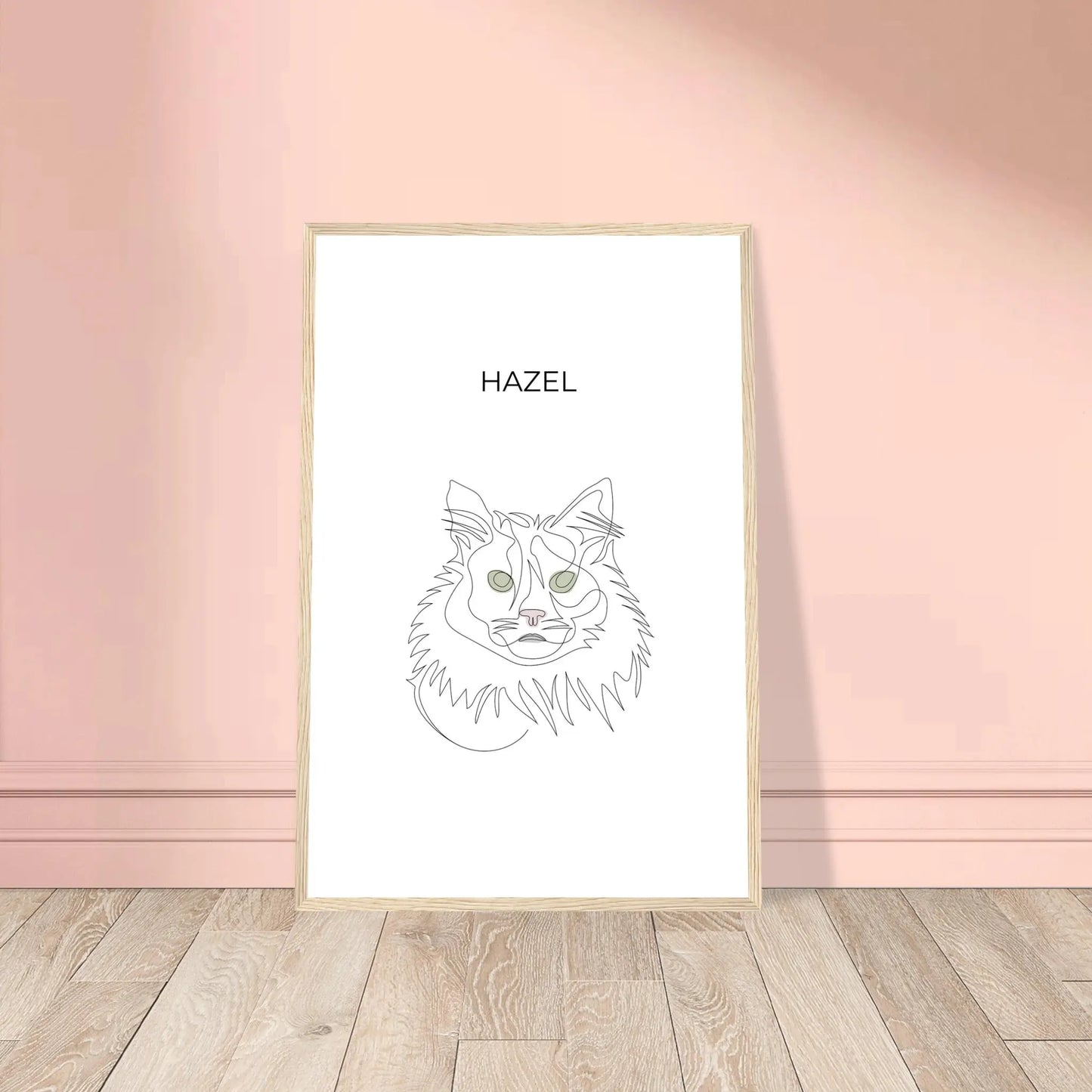 Minimalistisches One Line Art Katzenportrait mit Namen Hazel, individuelles Haustierportrait nach Fotovorlage im modernen Stil als Wandbild mit holzfarbenen Rahmen in 40x60cm.